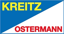 Logo von KREITZ OSTERMANN mit einem zweigeteilten Hintergrund: oben links blau mit dem gelben Schriftzug „KREITZ“, unten rechts weiß mit dem roten Schriftzug „OSTERMANN“. | Logo of KREITZ OSTERMANN with a divided background: blue in the upper left with the yellow text “KREITZ”, and white in the lower right with the red text “OSTERMANN”.